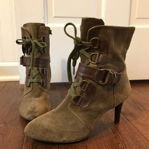 Swede booties with heel